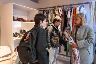 Actividad "Ropero solidario" del Centro LGBTIQ