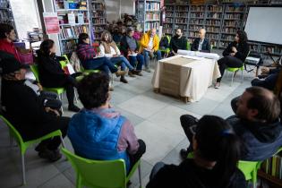 Reunión con vecinas y vecinos por proyecto de mejora de espacio