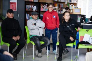 Reunión con vecinas y vecinos por proyecto de mejora de espacio
