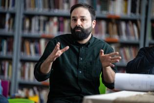 Reunión con vecinas y vecinos por proyecto de mejora de espacio