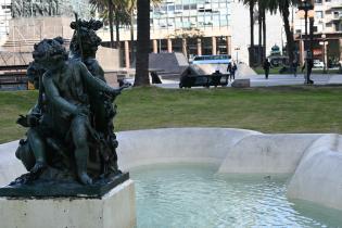 Trabajos de mantenimiento y limpieza en las fuentes ornamentales