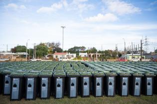 Entrega de contenedores intradomiciliarios y composteras en el p