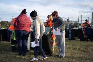 Entrega de contenedores intradomiciliarios y composteras en el p