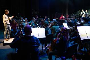 Ensayo del espectáculo "Celebrar" junto a la Orquesta Filarmón