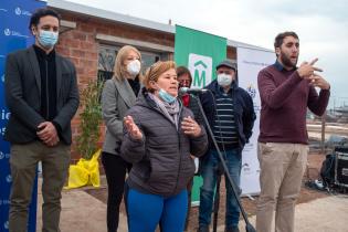 Entrega de viviendas en barrio Cauceglia