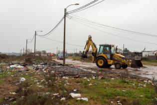 Limpieza de basural en barrio 24 de Enero en el marco del Plan Laboral ABC Limpieza de basural en barrio 24 de Enero en el marco del Plan Laboral ABC