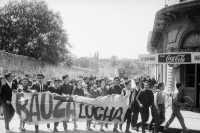 Movilización estudiantil durante ocupación de los liceos Rodó, Bauzá, Número 8, 6 y 16 en reclamo de mayor presupuesto. Año 1964 (aprox.)
