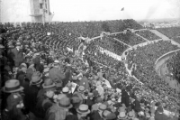 Partido entre Uruguay y Perú, inauguración del Estadio Centenario. 1930