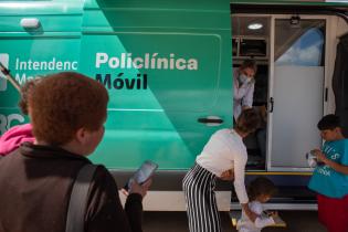 Policlínica móvil en Municipio F en el marco del Plan ABC