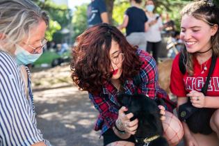 Jornada de adopción de animales de compañia organizada por la Asociación Animalista LIBERA 