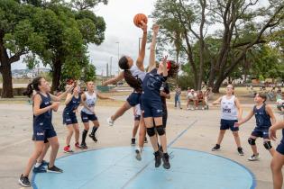 Partido Torneo Jr. NBA en el parque Capurro