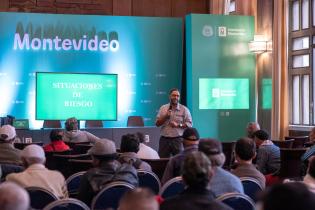 Taller para cuidadores de vehículos y entrega de nuevos chalecos Taller para cuidadores de vehículos y entrega de nuevos chalecos