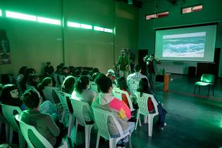 Función de Teatro en el Aula por los barrios, en el Centro Cultural Julia Arévalo Función de Teatro en el Aula por los barrios, en el Centro Cultural Julia Arévalo