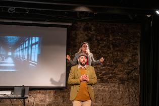 Función de Teatro en el Aula: Montevideo Ciudad Mágica en el teatro La Candela