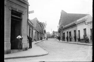 Calle Brecha. Ciudad Vieja.Fecha: 1928-1935. Código de referencia: 0727FMHB