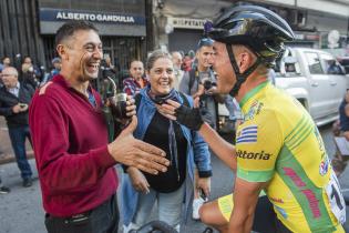 Largada de la 77° edición de la Vuelta Ciclista del Uruguay 2022 en la  explanada de la Intendencia de Montevideo