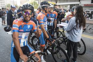 Largada de la 77° edición de la Vuelta Ciclista del Uruguay 2022 en la  explanada de la Intendencia de Montevideo