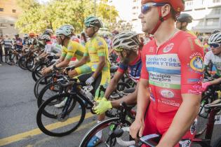 Largada de la 77° edición de la Vuelta Ciclista del Uruguay 2022 en la  explanada de la Intendencia de Montevideo