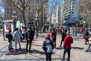 Muestra de fotografías ganadoras de la Movida Joven 2021, en la fotogalería de Plaza de Cagancha    