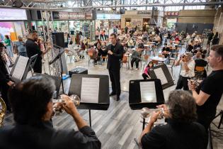 Flashmob de la Orquesta Filarmónica de Montevideo en el MAM