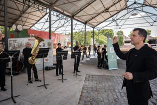 Flashmob de la Orquesta Filarmónica de Montevideo en la Estación Goes