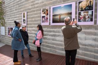 Inauguración de la exposición fotográfica del archivo de la memoria trans