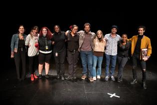 Elenco de “Nociones básicas para la construcción de puentes” de la Comedia Nacional junto con trabajadores del Centro de Artes Escénicas Adrienne Arsht en la apertura del Festival Internacional de Teatro Hispano (FITH) en Miami, Estados Unidos, 8 de julio Elenco de “Nociones básicas para la construcción de puentes” de la Comedia Nacional junto con trabajadores del Centro de Artes Escénicas Adrienne Arsht en la apertura del Festival Internacional de Teatro Hispano (FITH) en Miami, Estados Unidos, 8 de julio