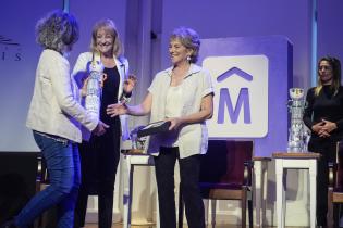 Declaración de Ciudadanas Ilustres a Circe Maia, Mabel Simois y Graciela Sapriza en la sala Delmira Agustini