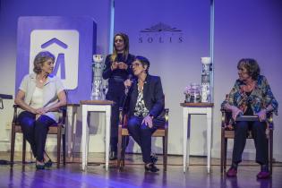 Declaración de Ciudadanas Ilustres a Circe Maia, Mabel Simois y Graciela Sapriza en la sala Delmira Agustini Declaración de Ciudadanas Ilustres a Circe Maia, Mabel Simois y Graciela Sapriza en la sala Delmira Agustini