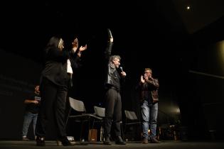 Declaración de Visitante Ilustre a Leonardo Sbaraglia en teatro El Galpón, 22 de abril de 2023