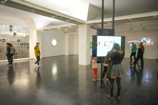 Exposición «Techno Worlds» en el SUBTE