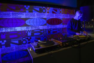 Exposición «Techno Worlds» en el SUBTE