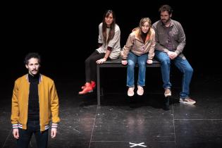 Elenco de “Nociones básicas para la construcción de puentes” de la Comedia Nacional en el Festival Internacional de Teatro Hispano (FITH) en Miami, Estados Unidos, 9 de julio de 2021 Elenco de “Nociones básicas para la construcción de puentes” de la Comedia Nacional en el Festival Internacional de Teatro Hispano (FITH) en Miami, Estados Unidos, 9 de julio de 2021