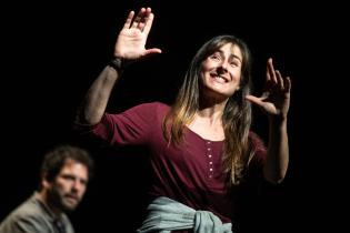 Elenco de “Nociones básicas para la construcción de puentes” de la Comedia Nacional en el Festival Internacional de Teatro Hispano (FITH) en Miami, Estados Unidos, 11 de julio de 2021 Elenco de “Nociones básicas para la construcción de puentes” de la Comedia Nacional en el Festival Internacional de Teatro Hispano (FITH) en Miami, Estados Unidos, 11 de julio de 2021