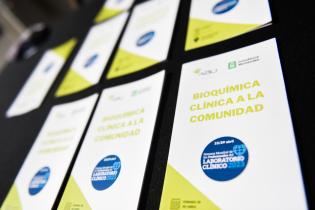 Actividad en la explanada: Acercando el rol del Bioquímico a la ciudadanía Actividad en la explanada: Acercando el rol del Bioquímico a la ciudadanía