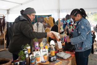 Feria Mypes «Un regalo para mamá» Feria Mypes «Un regalo para mamá»