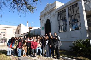 Visita de estudiantes de medicina a Casa Comunitaria Colón