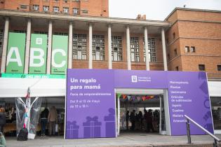 Feria Mypes «Un regalo para mamá» Feria Mypes «Un regalo para mamá»