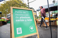 Instalación de puntos de recolección de plástico, cartón y latas en ferias de Montevideo