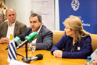 Firma de convenio entre esta Intendencia y el Ministerio de Vivienda y Ordenamiento Territorial Firma de convenio entre esta Intendencia y el Ministerio de Vivienda y Ordenamiento Territorial