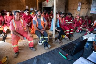 Talleres de género en obra en el barrio Manga