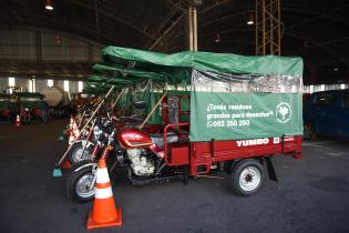 Entrega de motocarros en el Modelo Abierto