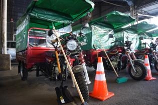 Entrega de motocarros en el Modelo Abierto