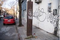 Limpieza de vandalización a monumento a Julio Castro