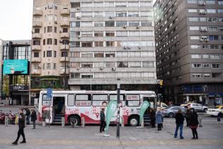 Jornada de vacunación en la explanada de la Intendencia de Montevideo TEXTO ALTERNATIVO