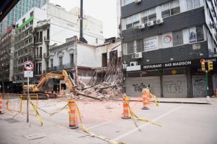 Demolición de casa en la calle Colonia esquina Andes Demolición de casa en la calle Colonia esquina Andes