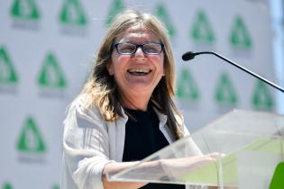 Asunción de gobierno en Municipio B Asunción de gobierno en Municipio B