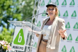 Asunción de gobierno en Municipio B Asunción de gobierno en Municipio B