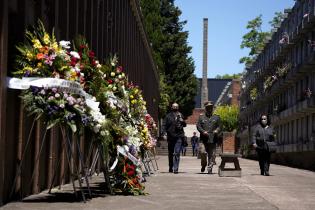 Entierro de Tabaré Vázquez en el cementerio de La Teja.