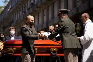 Entierro de Tabaré Vázquez en el cementerio de La Teja.